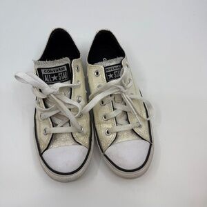 Converse Winter Glitter Kids Size 2 shimmering low cut Sneakers